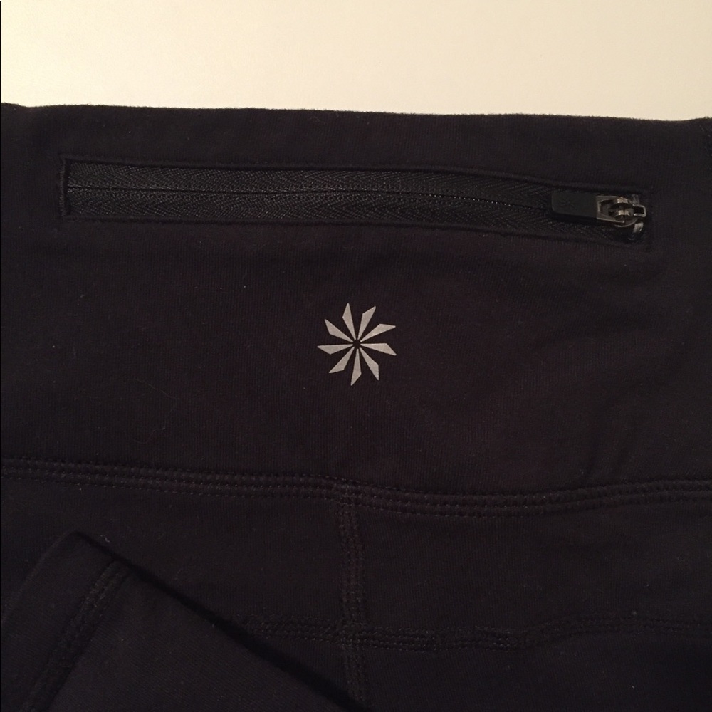 Athleta Cropped Yoga Pants Size M Black